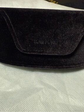 Tom Ford Black Velvet Sunglasses Pouch and sunglasses polarized